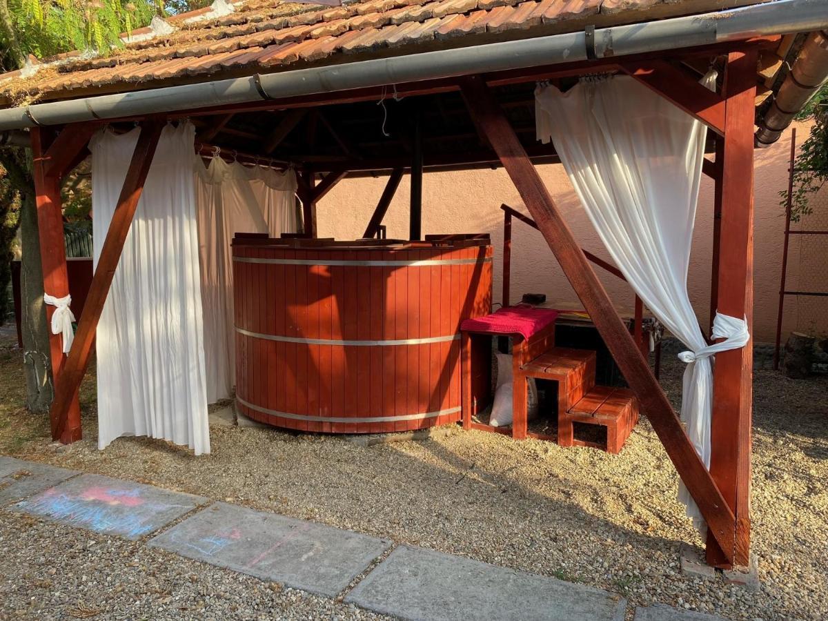 Arpad Nyaralohaz Holiday home *