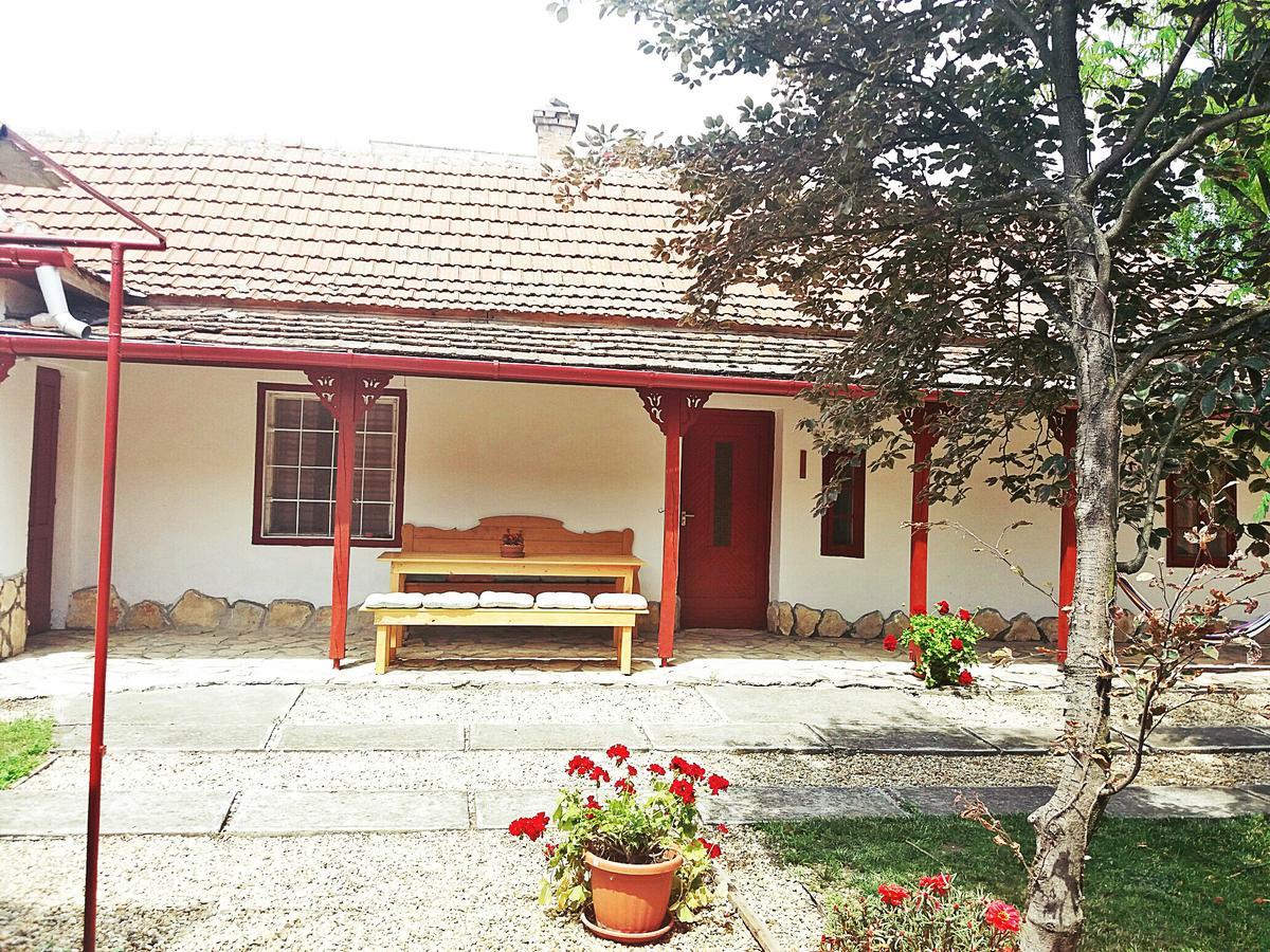Arpad Nyaralohaz Holiday home Sarud